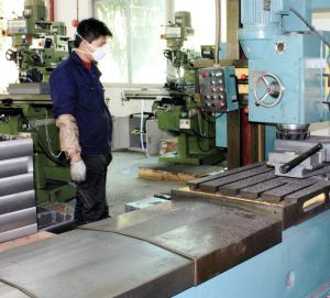 認真上班的同事！